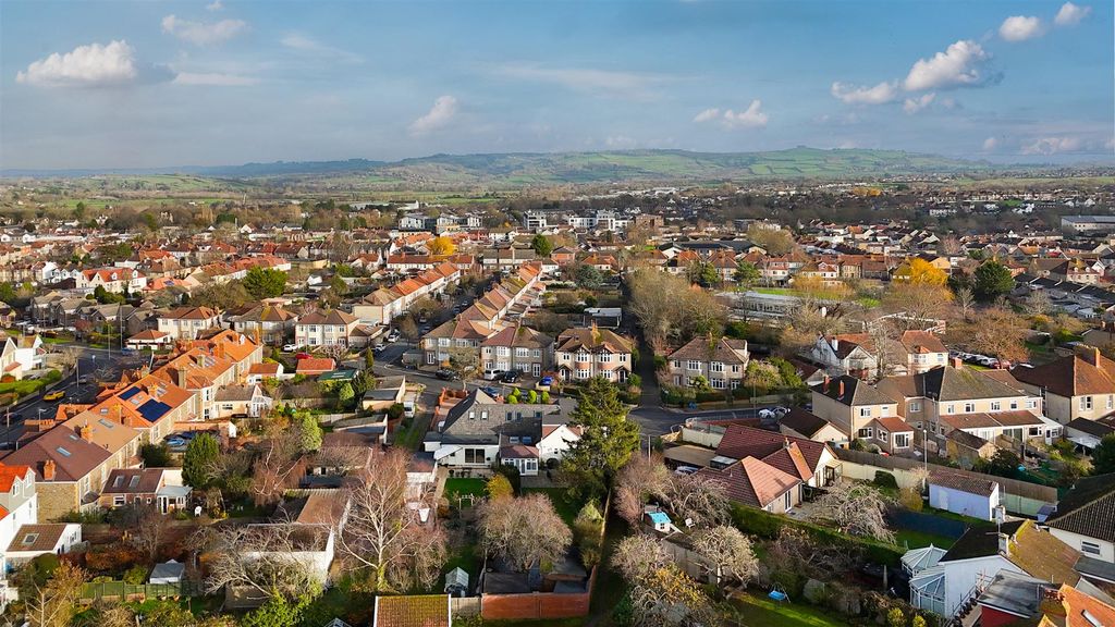 Property photo 2 of 23 9-69397Fe4030Ae-1388205-Jpg-9.Jpg