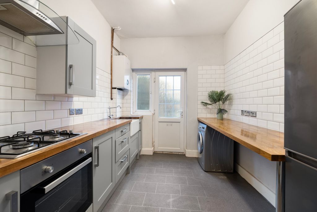 Property photo 2 of 10 Picture No. 38