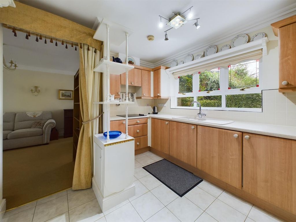 Property photo 3 of 19 Cam04116G0-Pr0021-Still007.Jpg