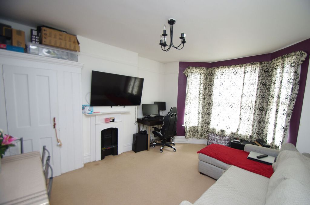 Property photo 2 of 5