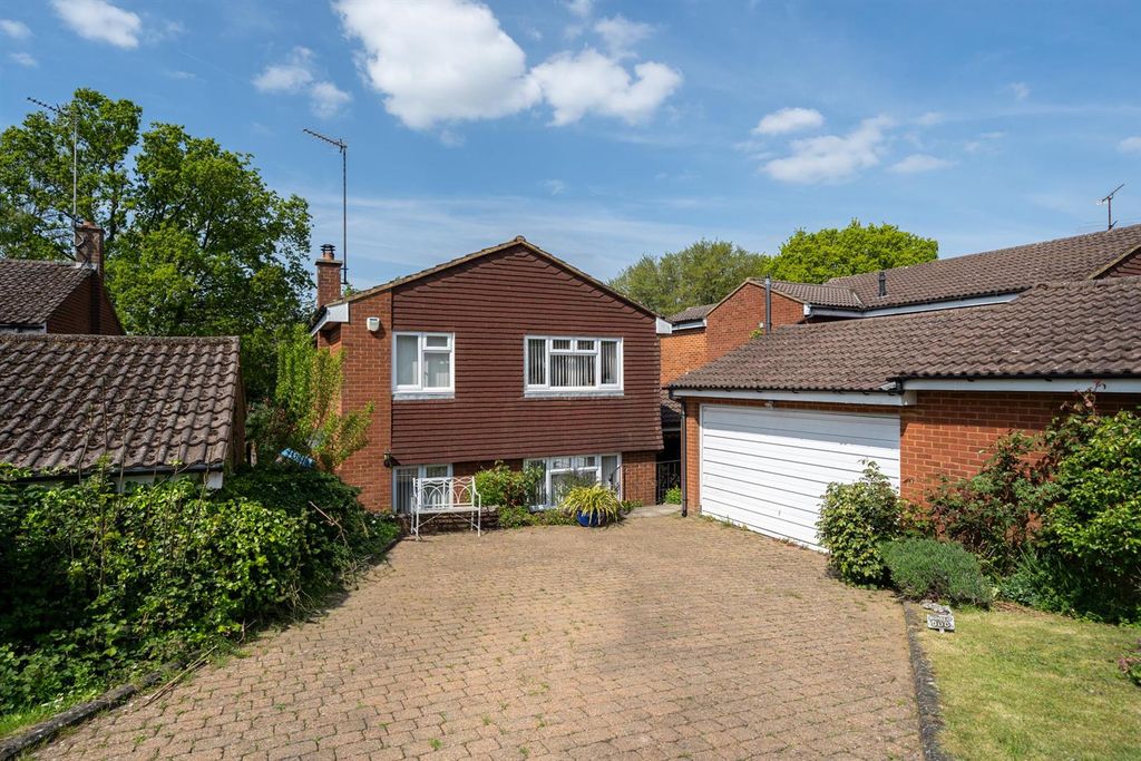 Property photo 1 of 18 78-Holywell-Road-00911.Jpg