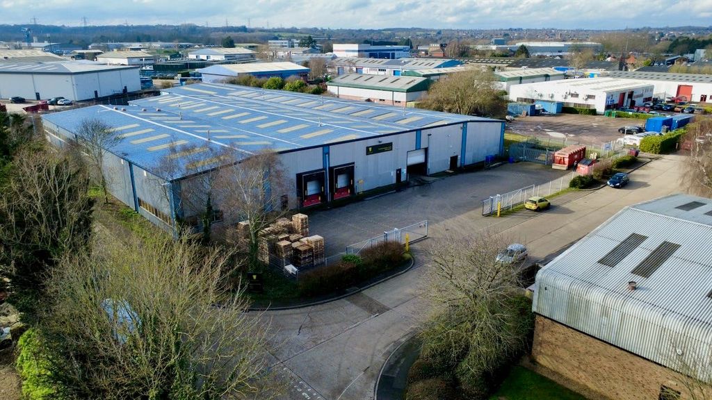Property photo 2 of 6 30 Eden Way, Leighton Buzzard Rear Yard