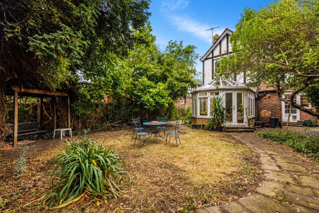 Property photo 2 of 27