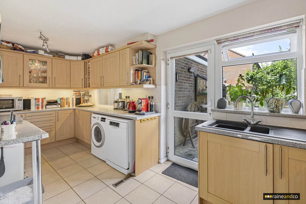 Property photo 1 of 24
