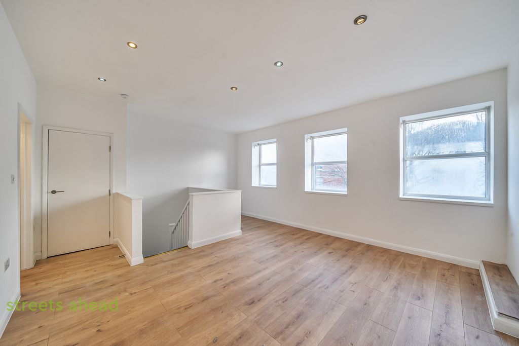 Property photo 2 of 10 818Ab3B3-3c33-44c...