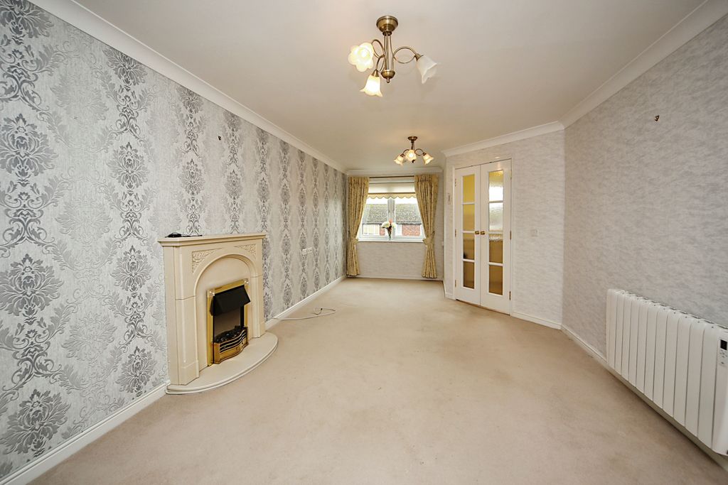 Property photo 2 of 10 Living Room
