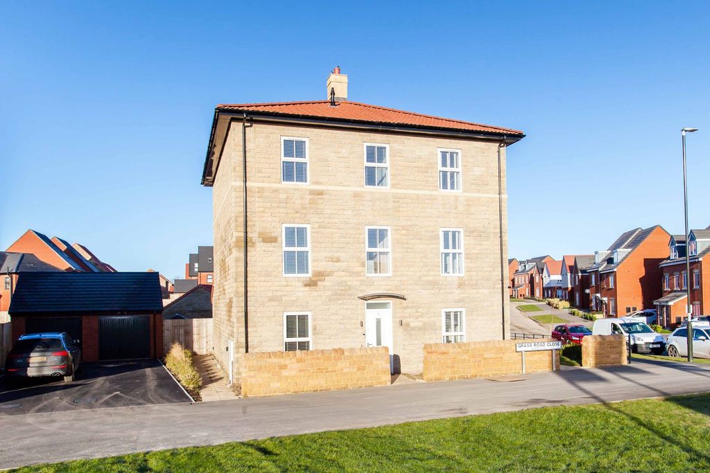 Property photo 1 of 35
