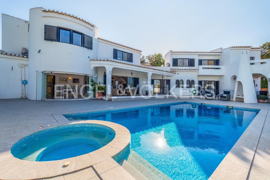 Property photo 2 of 45