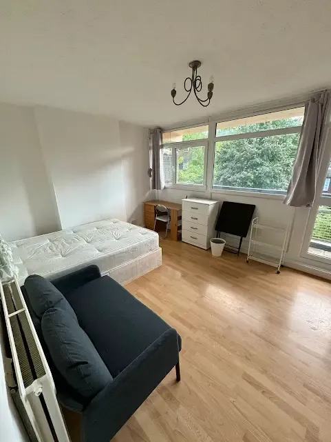 Property photo 1 of 5
