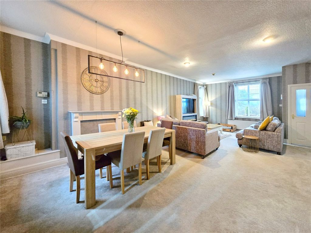 Property photo 2 of 15 Open Plan Living Rm