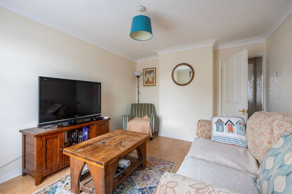 Property photo 3 of 15