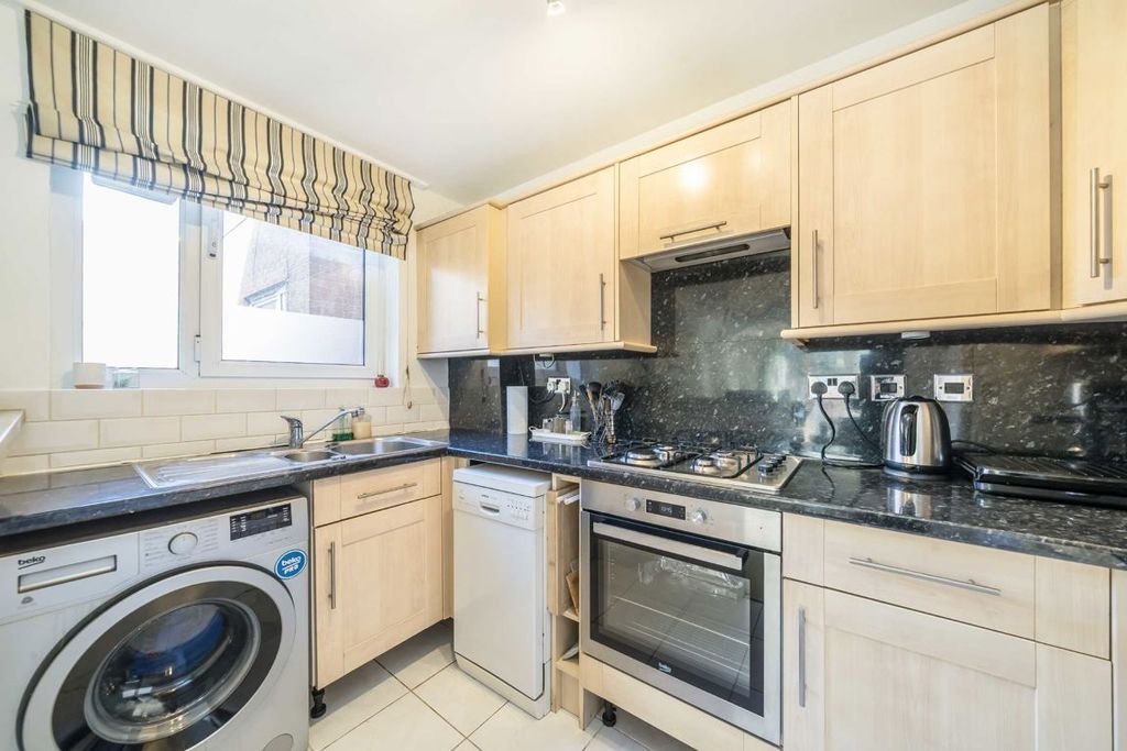 Property photo 2 of 6