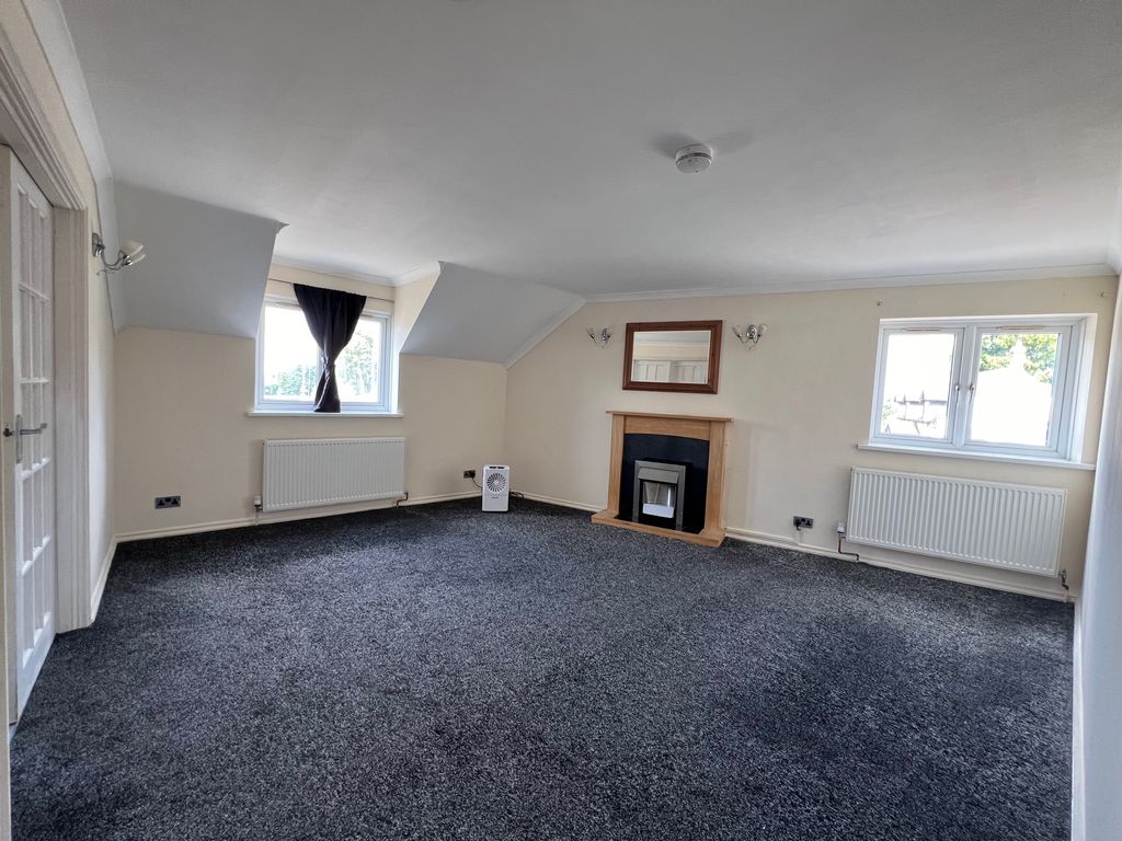 Property photo 1 of 9 Dining Room