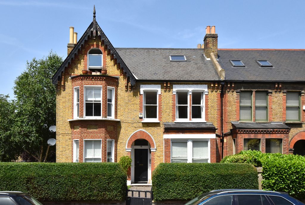 Property photo 1 of 8