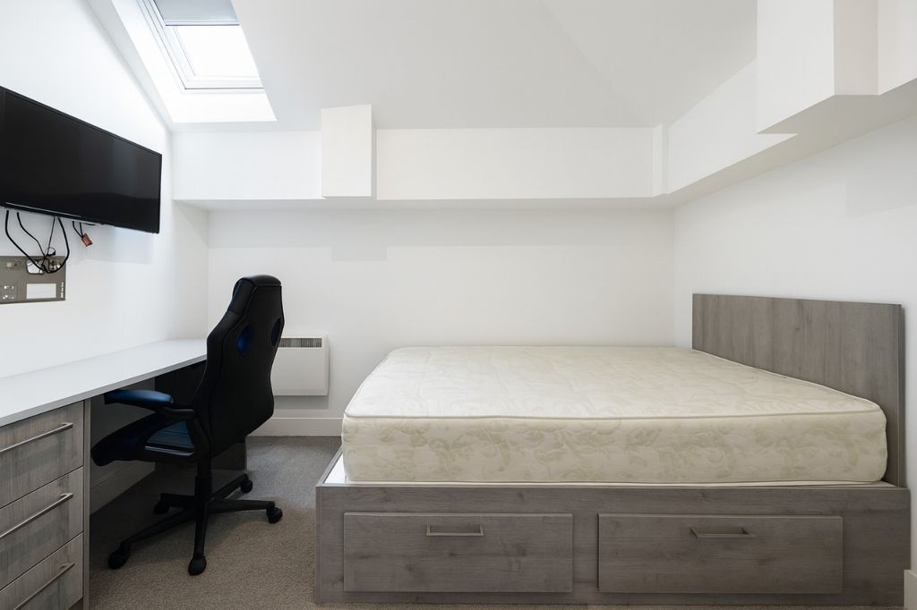 Property photo 1 of 4