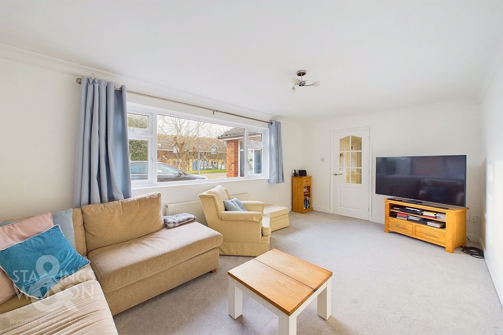 Property photo 2 of 28