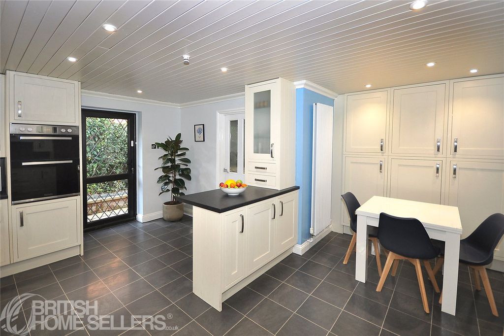 Property photo 3 of 24 Picture No. 19