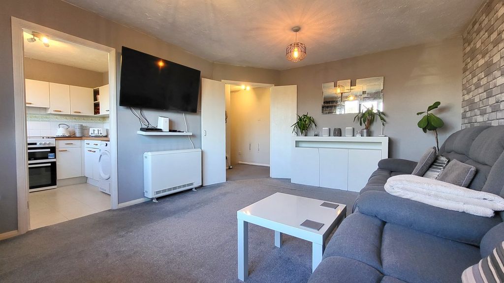 Property photo 2 of 12