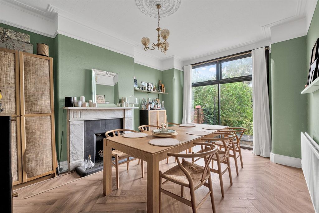 Property photo 3 of 18 Dining Room