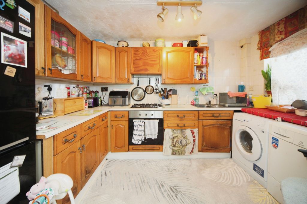 Property photo 3 of 11
