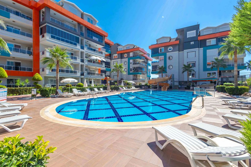 Property photo 2 of 25 Sea & Castle View Alanya Penthouse For Sale - Communal Swimming Pool