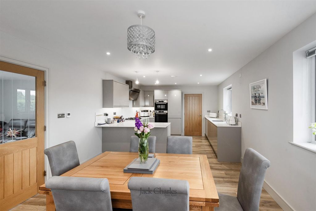 Property photo 2 of 13 Aconbury, High House Lane, Tn11 9Ra 006.Jpg