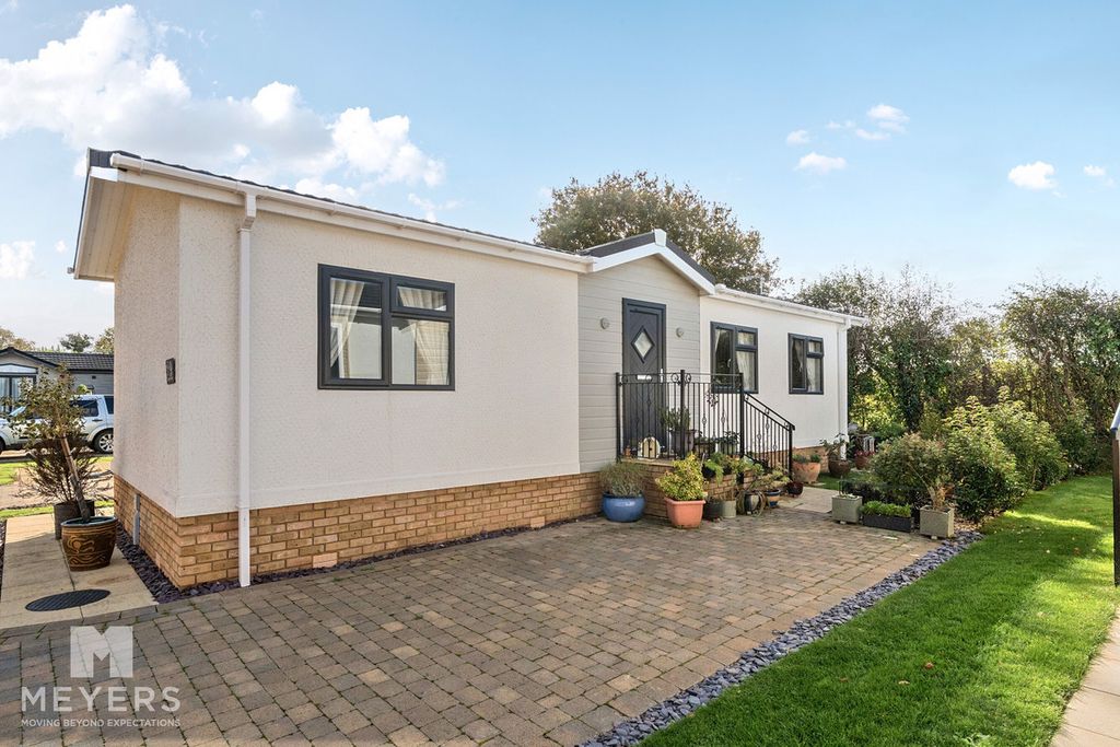 Property photo 1 of 21