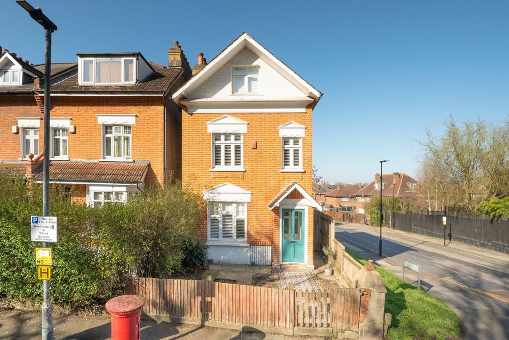 Property photo 1 of 11