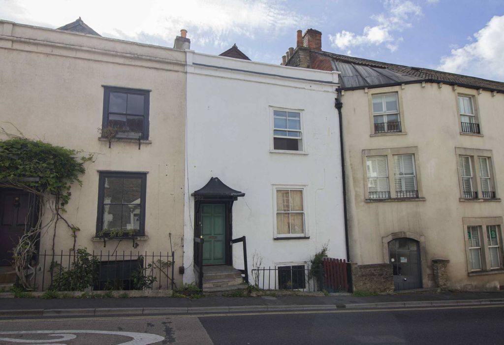 Property photo 1 of 6