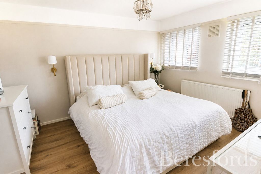 Property photo 2 of 13 Picture No. 15