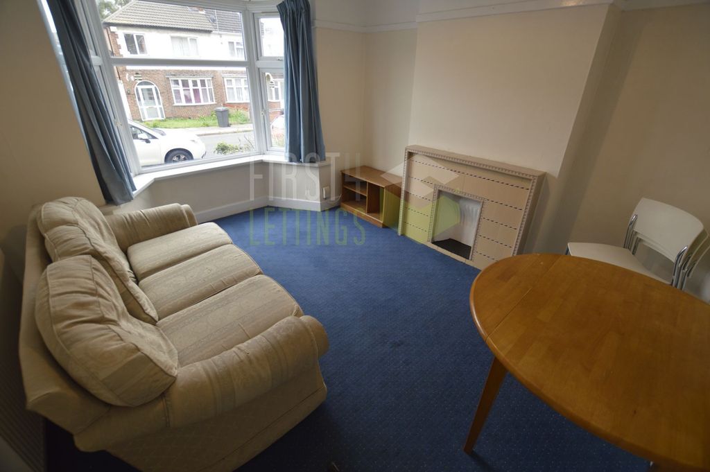 Property photo 2 of 9 Lounge