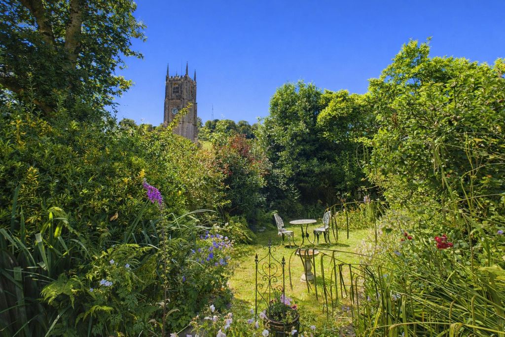 Property photo 2 of 14 Rear Garden