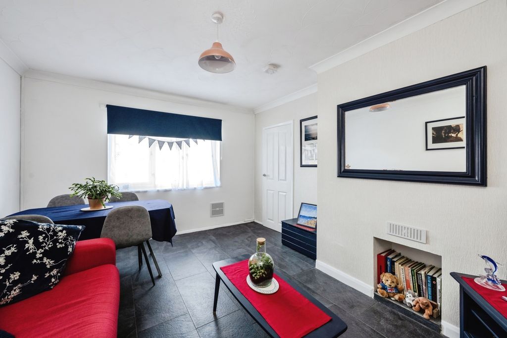 Property photo 3 of 19 Pbox-Img.Jpg