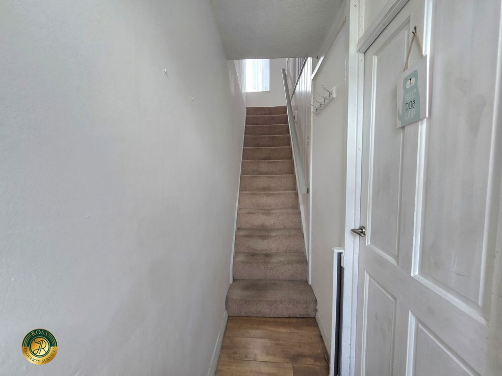 Property photo 3 of 35