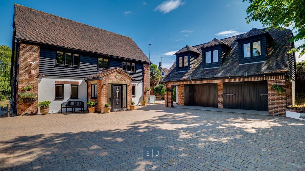 Property photo 1 of 58
