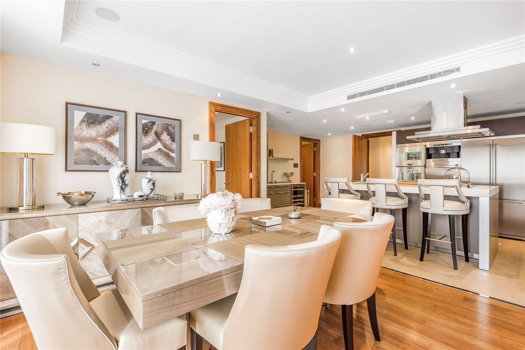 Property photo 1 of 21 Dining Area
