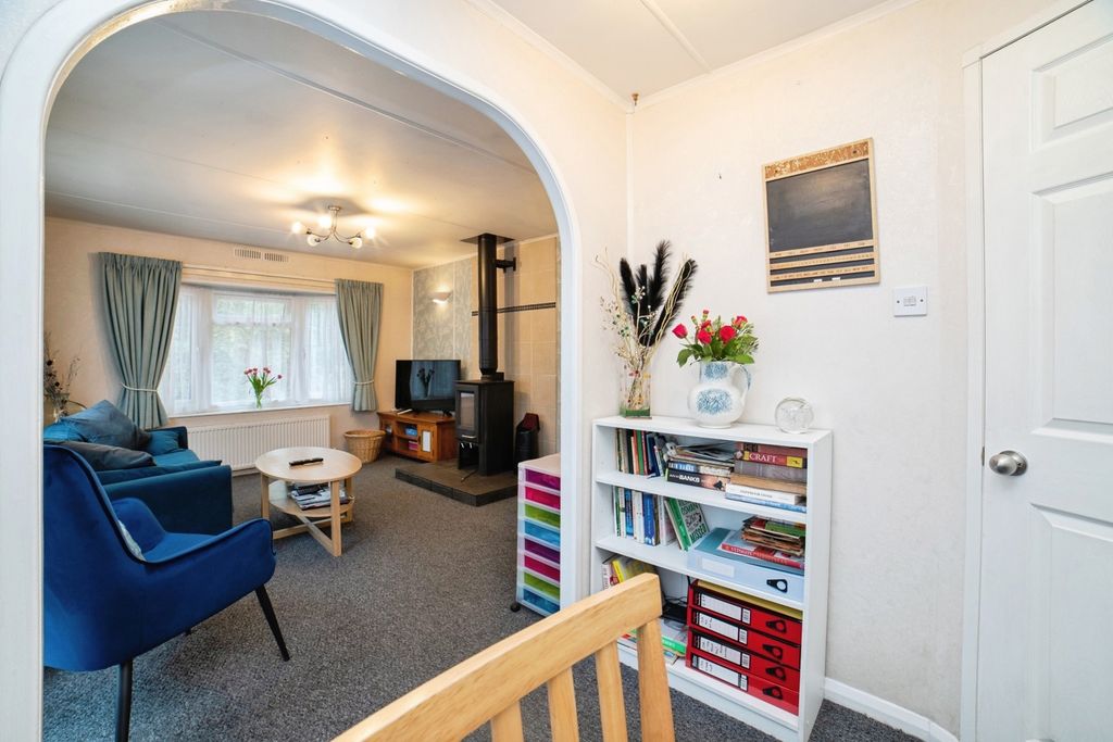 Property photo 3 of 17 Photo