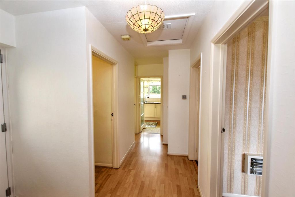 Property photo 2 of 18 P