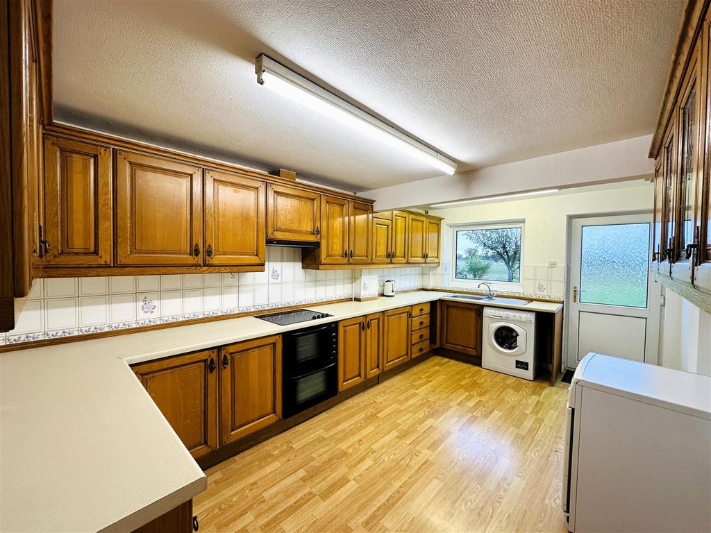 Property photo 2 of 26