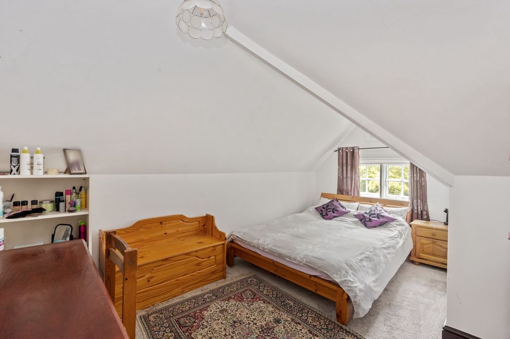 Additional image 14 of 6 bed semi-detached house for salePaddockhall Road, Haywards Heath RH16