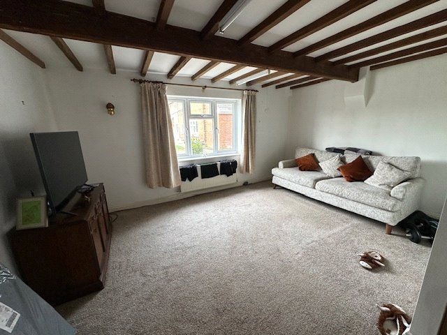 Property photo 2 of 8 Picture No. 12