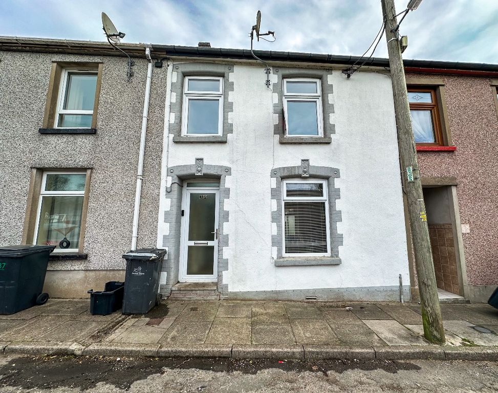 Property photo 2 of 20
