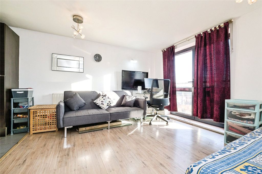 Property photo 3 of 18 Picture No. 03