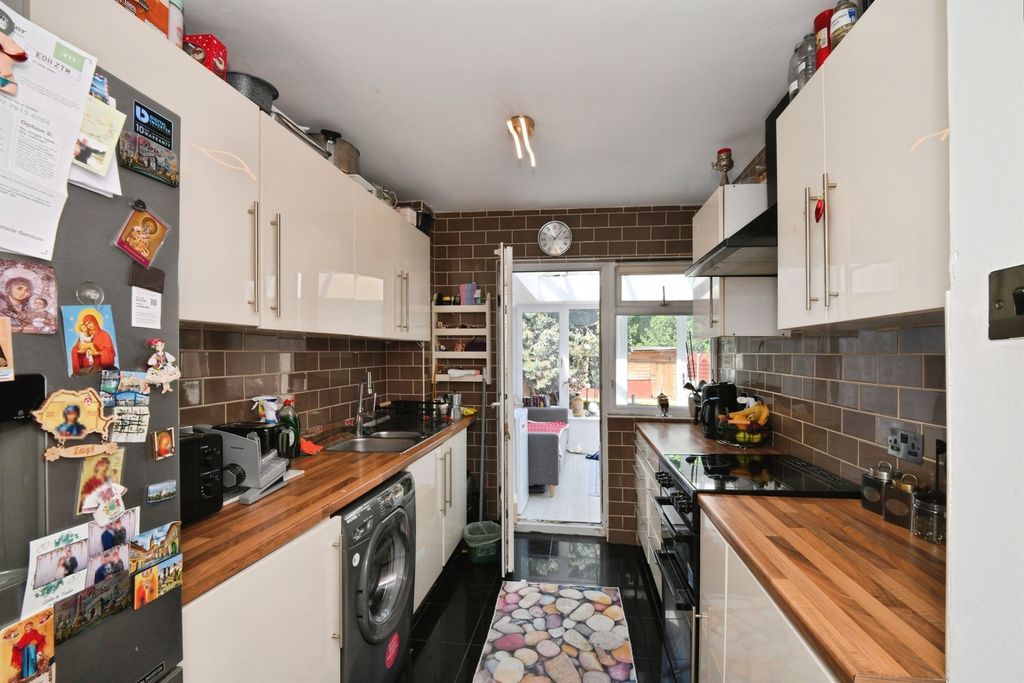 Property photo 2 of 13
