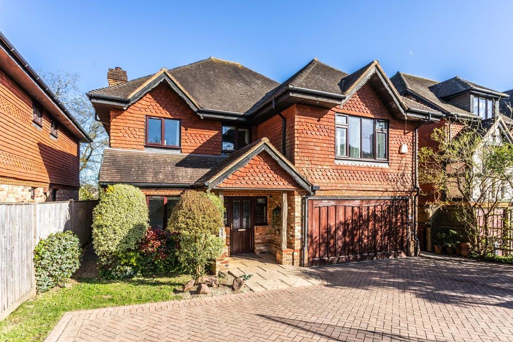 5 bed detached house for saleThorntree Close, Heathfield TN21