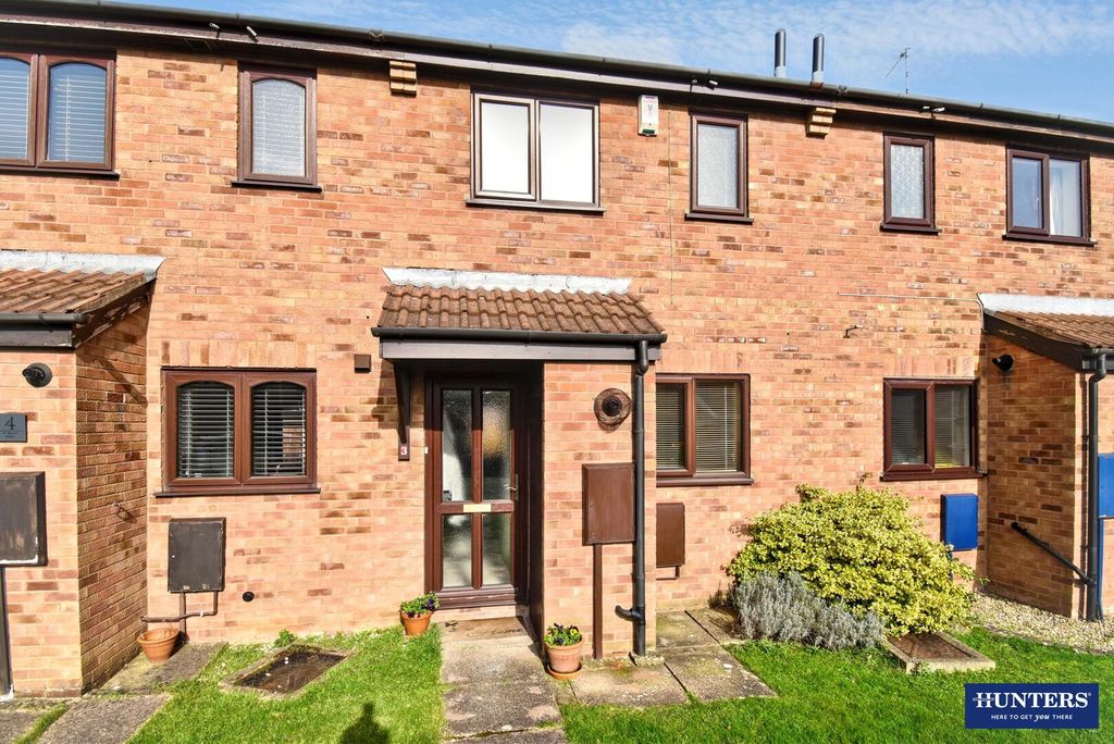 Property photo 1 of 10 Front (Exterior)