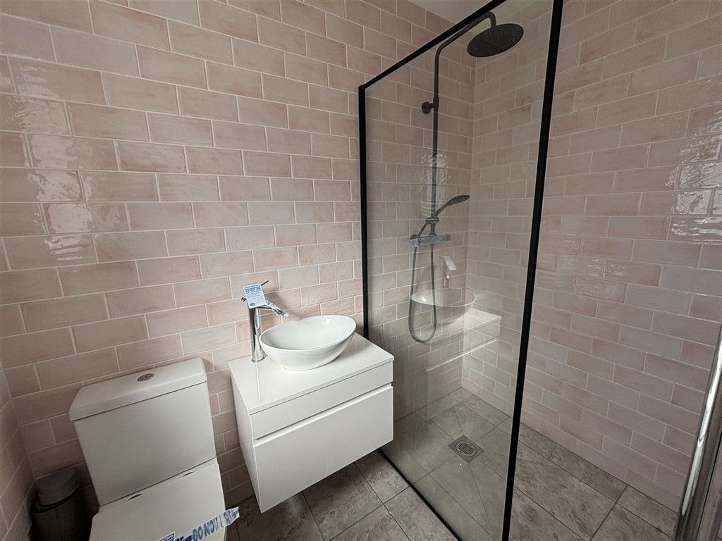 Property photo 1 of 9 Shower Room
