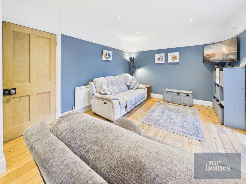 Property photo 3 of 54
