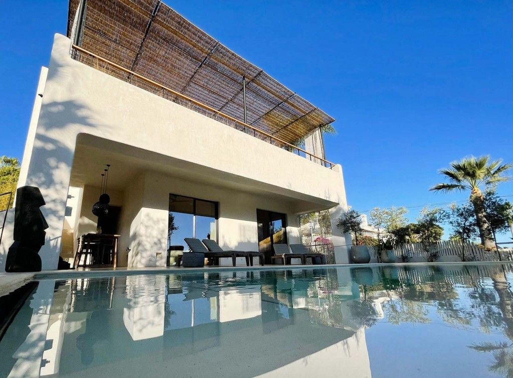 Property photo 2 of 19 Pool View