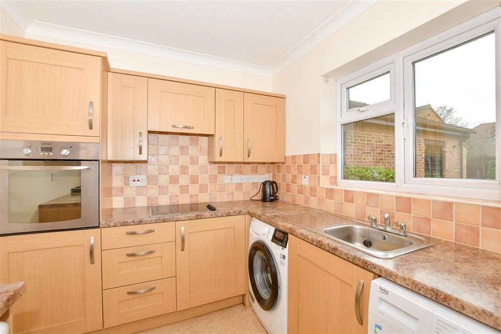 Property photo 3 of 9 Kitchen